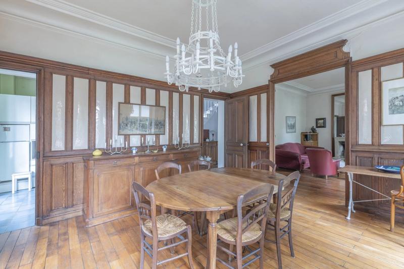 Maison - 273 m² - 9 pièces