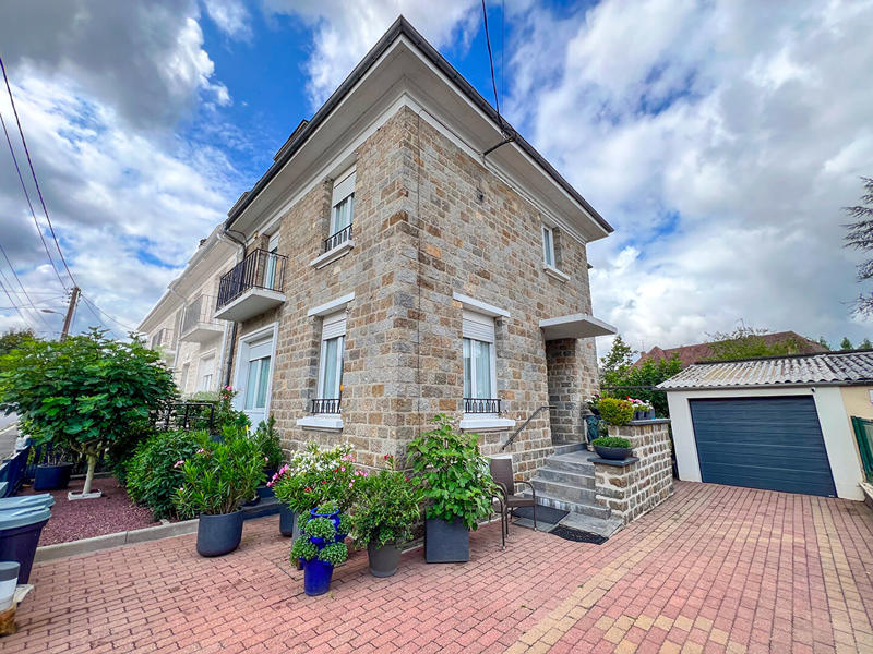 Maison - 142 m² - 6 pièces