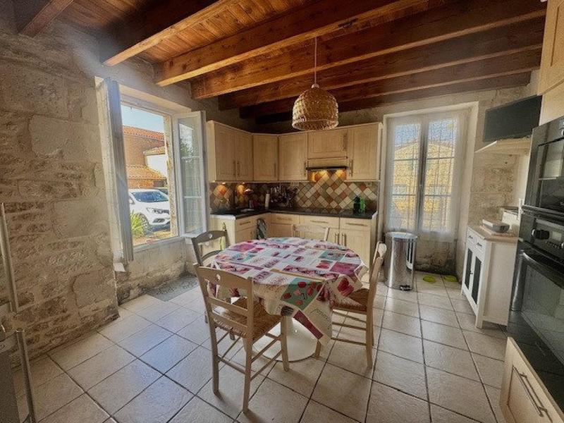 Maison - 105 m² - 4 pièces