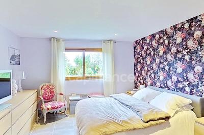 Maison - 246 m² - 10 pièces