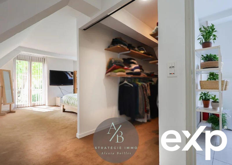 Maison - 240 m² - 7 pièces