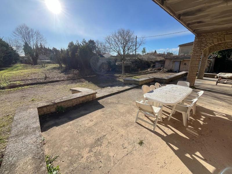 Propriété - 261 m² - 6 pièces