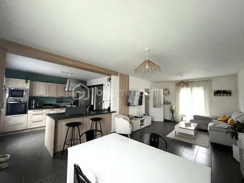 Maison - 104 m² - 6 pièces