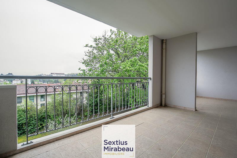 Appartement - 90 m² - 4 pièces