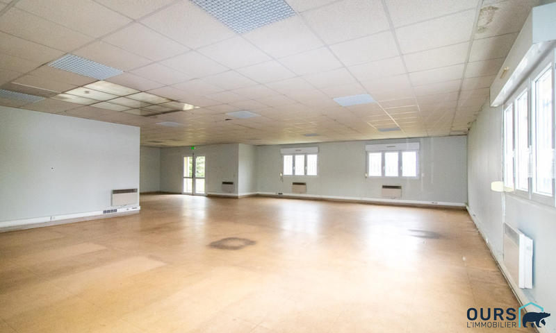 Local d'activités - 3 383 m²