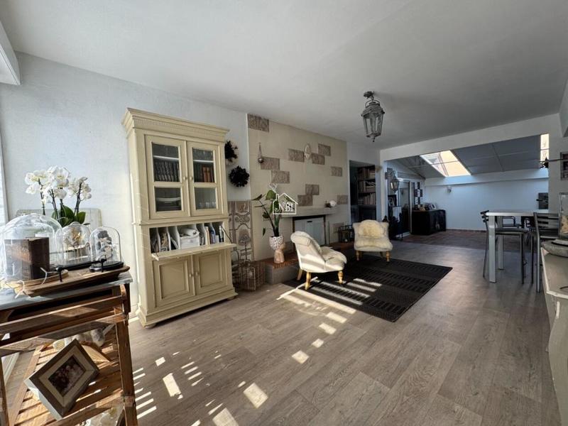 Pavillon - 158 m² - 7 pièces