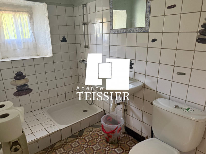 Maison - 216 m² - 12 pièces