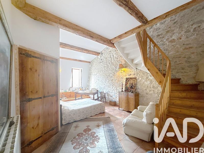 Appartement - 200 m² - 5 pièces