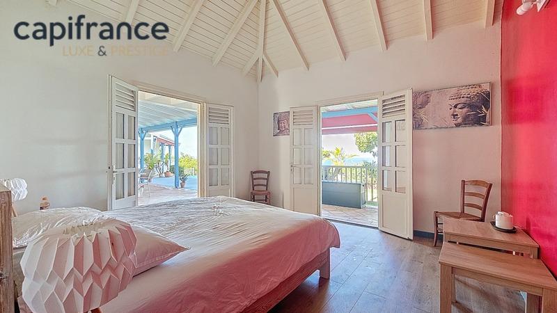 Villa - 215 m² - 8 pièces