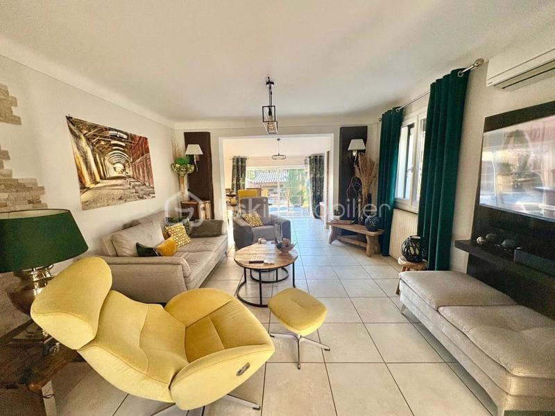 Maison traditionnelle - 105 m² - 6 pièces