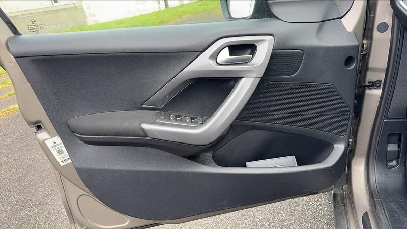 Peugeot 2008 1.6 BlueHDi 100 Business