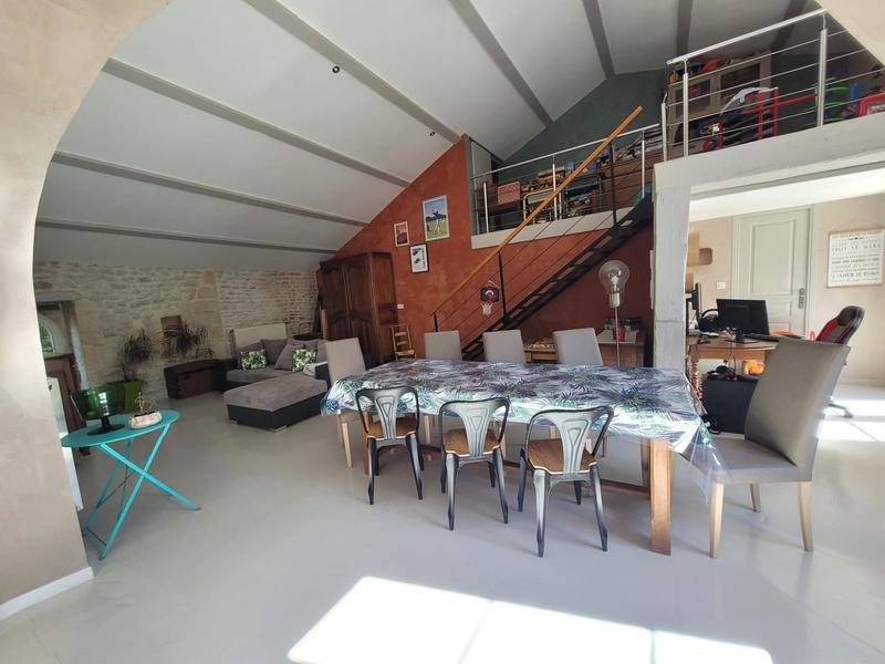 Maison - 300 m² - 9 pièces