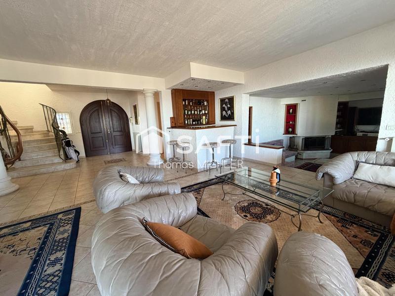 Villa - 378 m² - 10 pièces