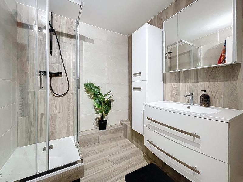 Appartement - 99 m² - 5 pièces