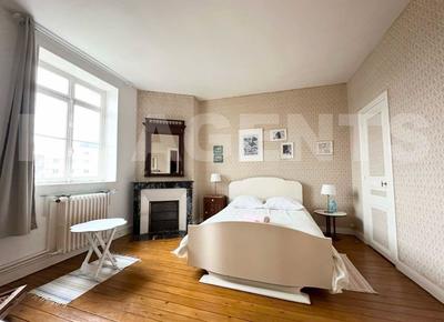 Maison - 309 m² - 12 pièces