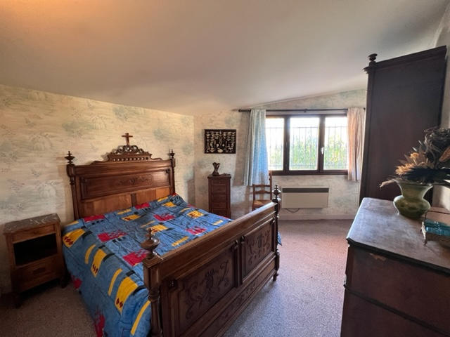 Maison - 210 m² - 11 pièces