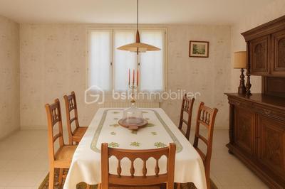 Maison - 214 m² - 9 pièces