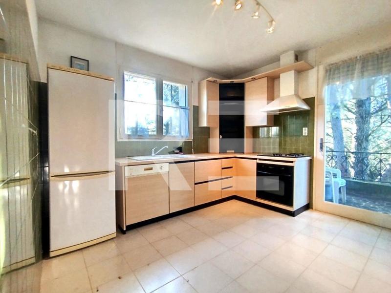 Maison - 184 m² - 7 pièces