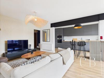 Appartement - 81 m² - 3 pièces