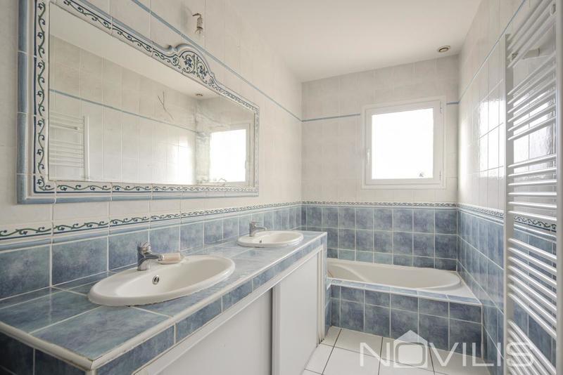 Maison - 188 m² - 5 pièces