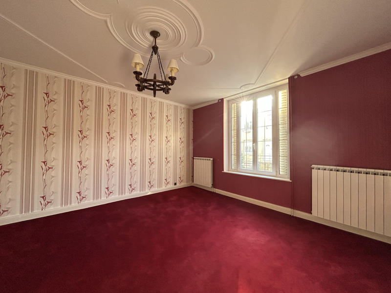 Maison - 208 m² - 6 pièces