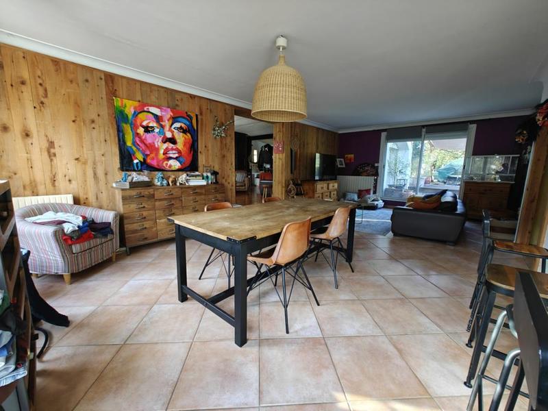 Villa - 200 m² - 8 pièces