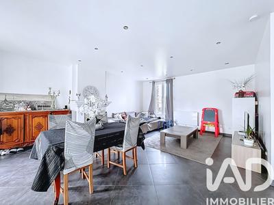 Maison - 219 m² - 8 pièces