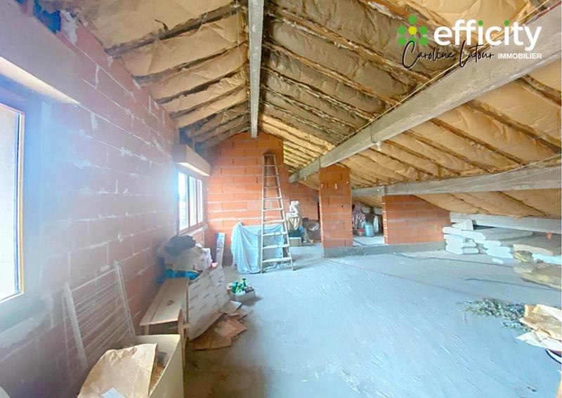 Maison - 310 m² - 6 pièces