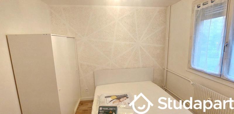 Chambre - 11 m² - 1 pièce
