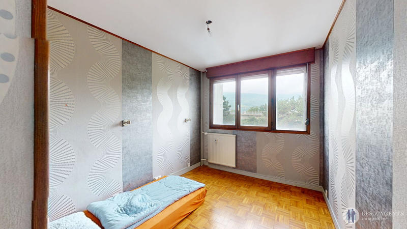 Appartement - 93 m² - 5 pièces