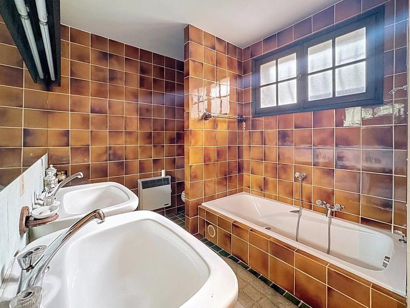 Maison - 199 m² - 7 pièces