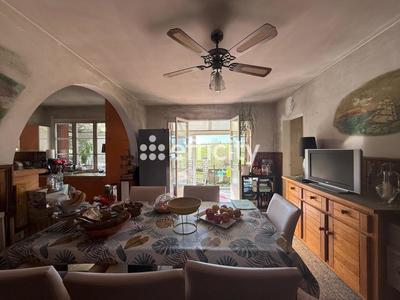 Maison - 380 m² - 14 pièces