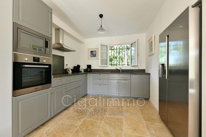 Villa - 238 m² - 10 pièces