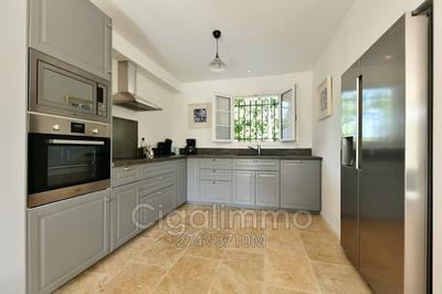 Villa - 238 m² - 10 pièces