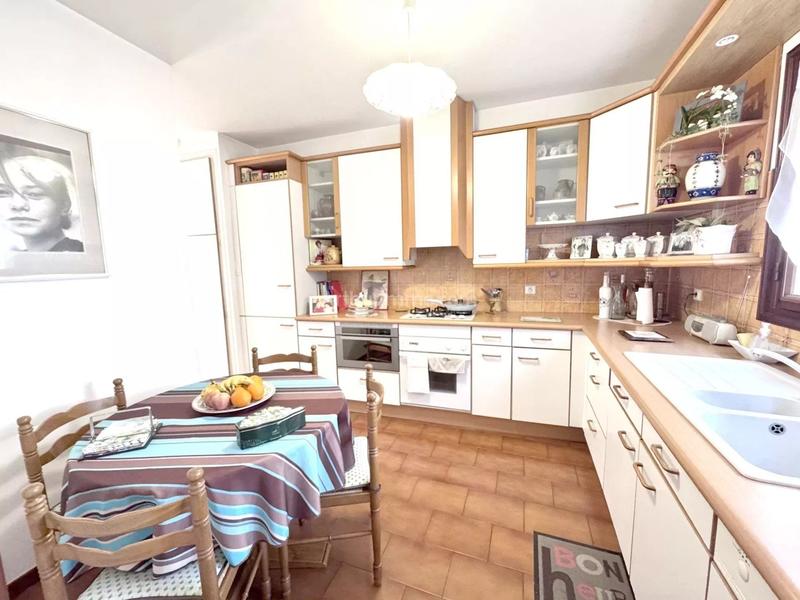 Maison - 185 m² - 7 pièces