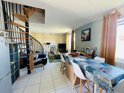 Maison - 98 m² - 5 pièces