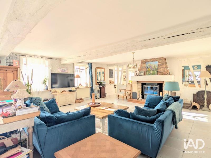 Maison - 249 m² - 7 pièces