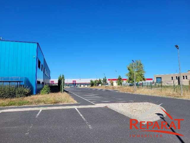 Local commercial - 4 174 m²