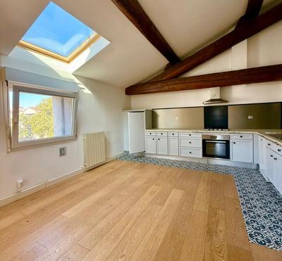 Appartement - 81 m² - 3 pièces