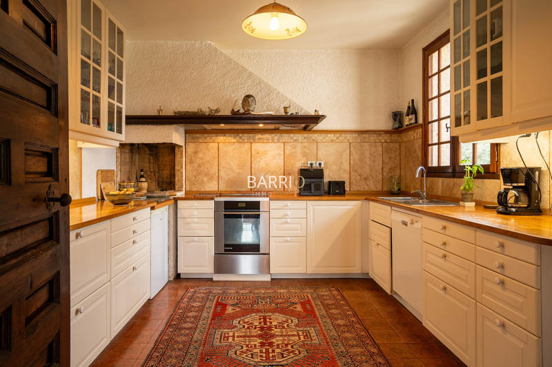 Maison traditionnelle - 183 m² - 9 pièces