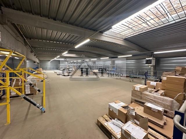 Entrepôt - 3 167 m²