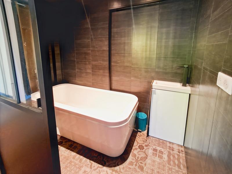 Maison - 301 m² - 10 pièces