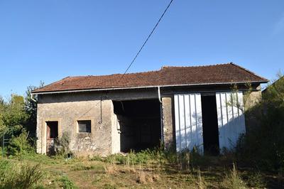 Grange - 150 m² - 2 pièces