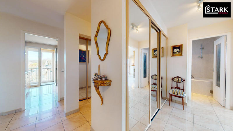 Appartement - 120 m² - 5 pièces