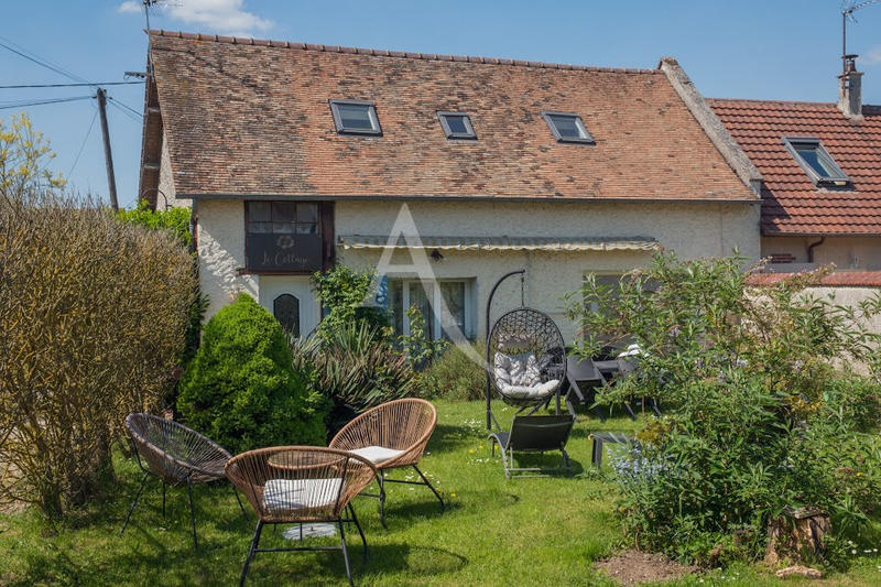 Maison - 334 m² - 12 pièces