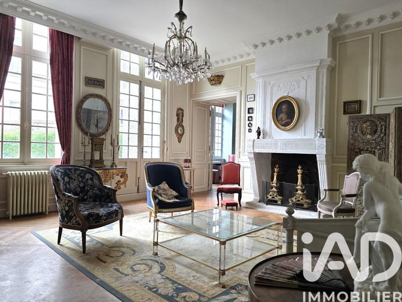 Maison - 495 m² - 10 pièces