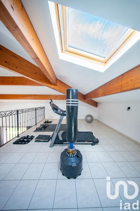 Maison - 261 m² - 6 pièces