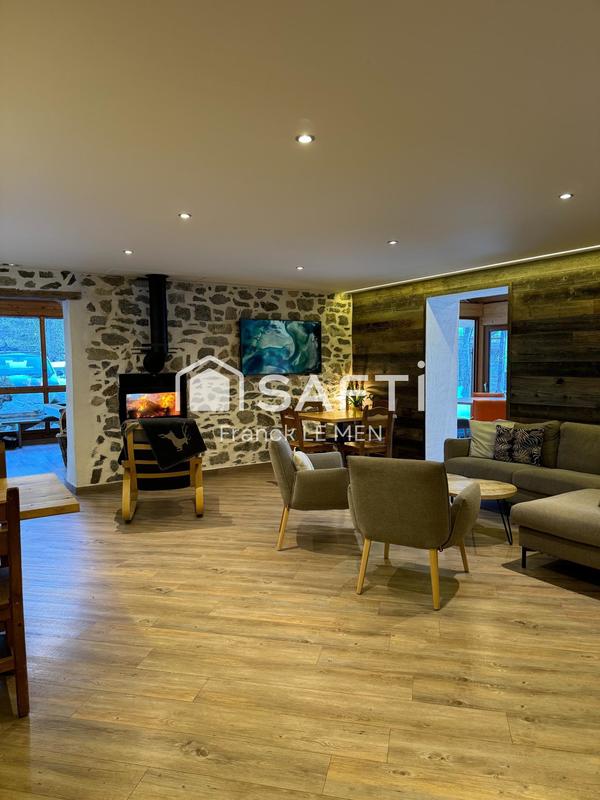 Châlet - 1 020 m² - 17 pièces