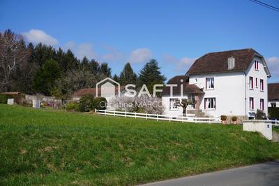 Maison - 185 m² - 9 pièces