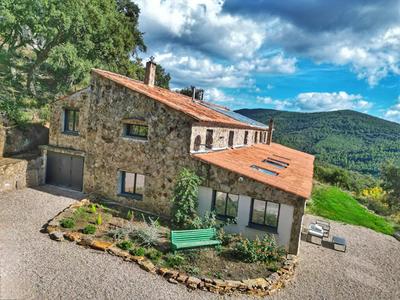 Villa - 270 m² - 9 pièces